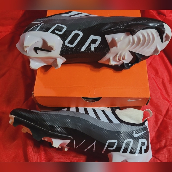 Nike Vapor Edge Pro 360 FB Cleats, size 12 men, blk/white - Picture 5 of 11